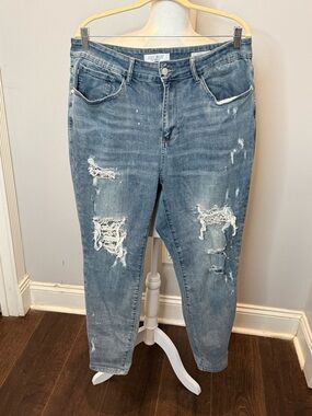 Judy Blue Light Blue Distressed Boyfriend Jeans